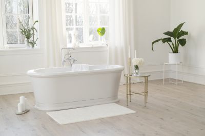 Stylish Freestanding Tub